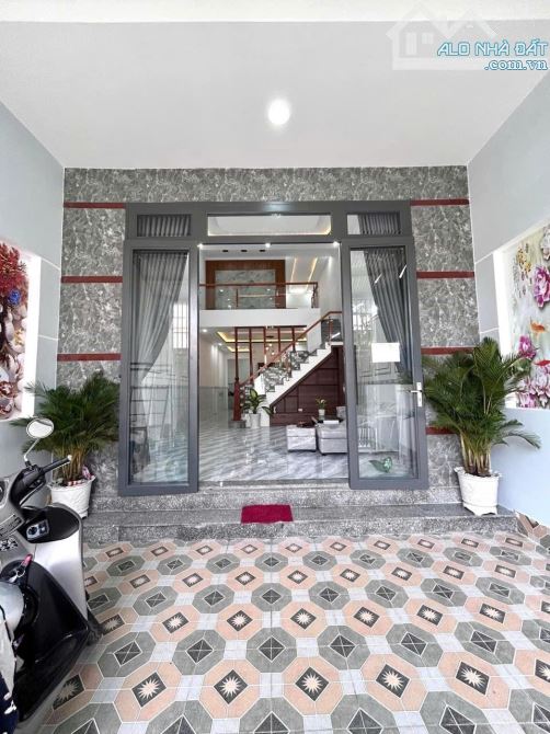 BÁN NHÀ PHƯỜNG TRẢNG DÀI 103M2 SHR, ĐƯỜNG XE HƠI CHỈ 2,35 TỶ