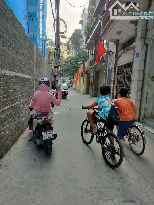 BÁN NHÀ CHÙA BỘC - MẶT NGÕ Ô TÔ TRÁNH - LÔ GÓC 3 MẶT THOÁNG - KINH DOANH SẦM UẤT NGÀY ĐÊM