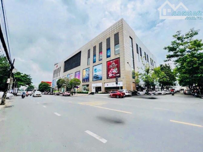 Bán Căn SHOPHOUSE 1 Trệt 2 Lầu ngay Trung Tâm Thương Mại VinCom Biên Hoà - 1