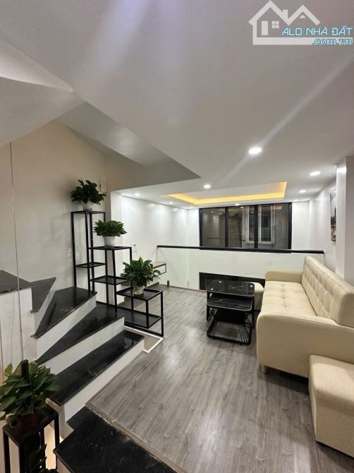 🏡 Bán nhà phố Nguyễn Công Trứ, Hiếm có - Vị trí VIP! 5 tỷ - 1