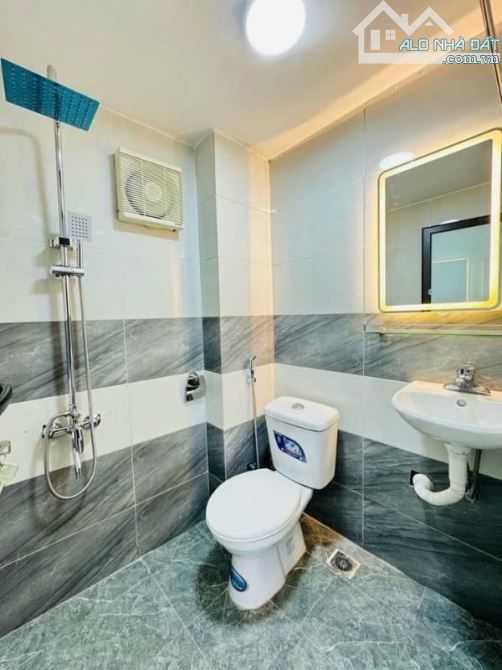 BÁN NHÀ LẠC LONG QUÂN 90M2 6 TẦNG Ô CHỜ THANG MÁY OTO VÀO NHÀ 2 MẶT THOÁNG TẶNG FULL ĐỒ - 1