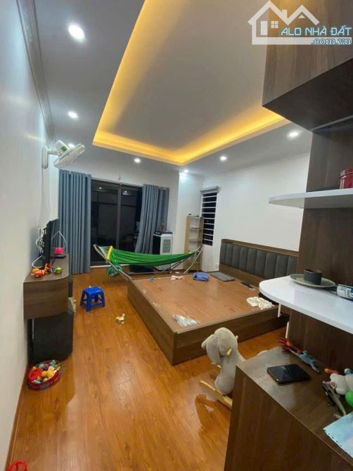 Bán nhà gần cấp 1 Cự Khối, Long Biên.nhỉnh 4 tỷ, xe ba gác, dòng tiền 12T/1 T - 1