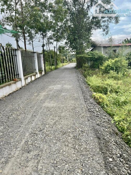 ✨ MUA ĐẤT TẶNG NHÀ: 9x24m (FULL ONT) KDC đông đúc, không mồ mả, cách Nhựa tầm 150m - 670Tr - 1