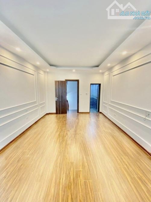 Bán nhà gần Đại Mỗ, mặt đường xây 5 Tầng, kinh doanh, ô tô đỗ giá 6 tỷ - 2