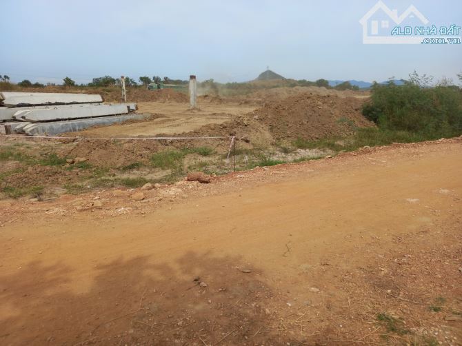 Đất mặt tiền 140m đường lớn,View Kênh-Hàm Cường-Hàm Thuận Nam-DT 11.700m2 - 2