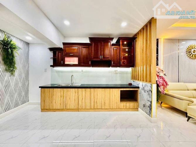 Nhà đẹp Nguyễn Thái Sơn, Gò Vấp có 3 phòng ngủ, 50m² chỉ 3 tỷ 120, Sổ hồng riêng - 2