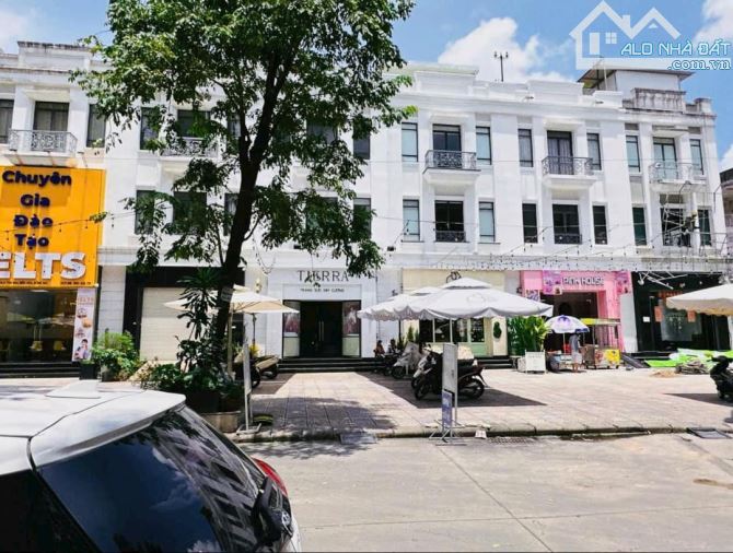 Bán Căn SHOPHOUSE 1 Trệt 2 Lầu ngay Trung Tâm Thương Mại VinCom Biên Hoà - 2