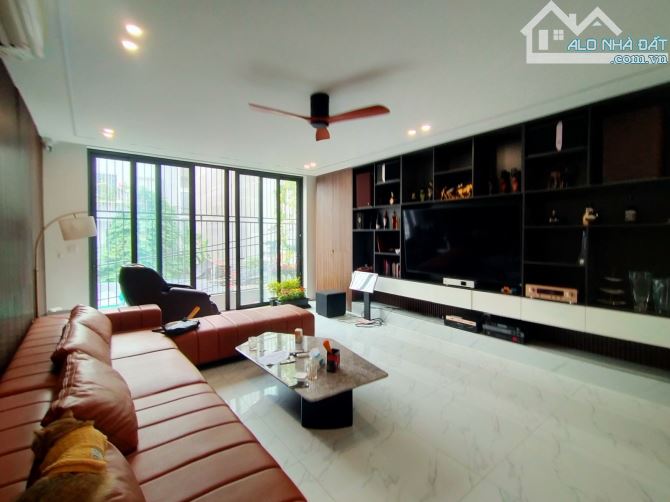 Hiếm, P/Lô ô tô, kinh doanh, phố Kim Đồng - Hoàng Mai, DT 40m2, MT 4m, Giá 14.5 tỷ - 2