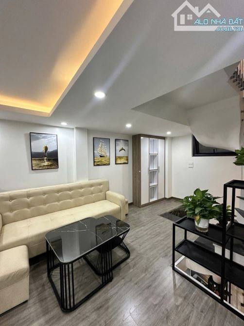 🏡 Bán nhà phố Nguyễn Công Trứ, Hiếm có - Vị trí VIP! 5 tỷ - 2