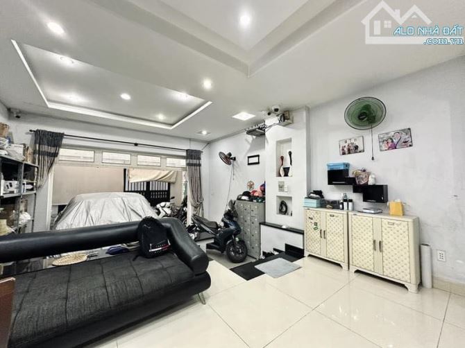 NGAY Chợ Bình Thành,hẻm Ô tô tránh, 56m2, Gía chỉ 4.5 Tỏi - 2