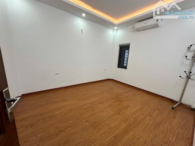 BÁN NHÀ TRƯƠNG ĐỊNH. 50M X 5 TẦNG X MT 6,5M. MẶT NGÕ BA GÁC, 20M RA PHỐ. GIÁ 8,8 TỶ - 3