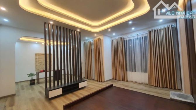 BÁN BIỆT THỰ ĐƯỜNG LỚN SÁT BIỂN SƠN TRÀ 102m2 - 4 TẦNG GIÁ SIÊU TỐT CHỈ 10 ĐỒNG - 3