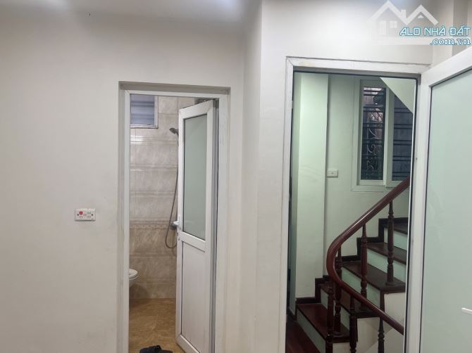 Trịnh Hoài Đức - ô tô đỗ cửa -  5tầng 3,9 tỷ - 3