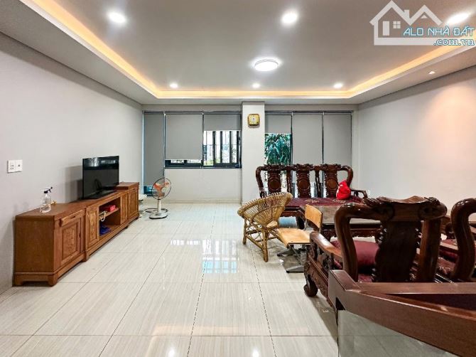 13TỶ HƠN 130m2 4 TẦNG KHU PHÂN LÔ NGAY ĐẠI HỌC CÔNG NGHIỆP, 2 MT NHỰA TRƯỚC SAU P14 GÒ VẤP - 3