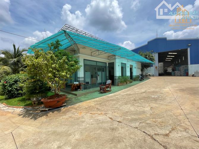 BÁN NHÀ VƯỜN NGUYỄN THỊ ĐỊNH - DT: 3200 m2  - Tc: 300 m2 - Hướng Tây - GIÁ:18  TỶ - 3