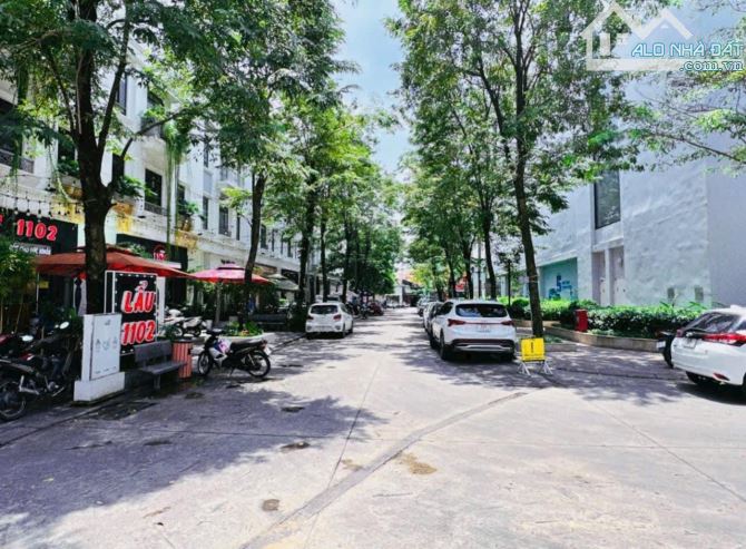 Bán Căn SHOPHOUSE 1 Trệt 2 Lầu ngay Trung Tâm Thương Mại VinCom Biên Hoà - 4