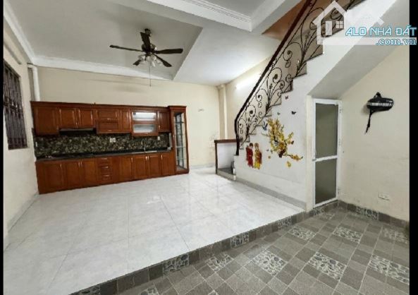 NHÀ LÔ GÓC 4T*HUYỀN KỲ,PHÚ LÃM*10 RA Ô TÔ,MUA VỀ Ở NGAY ,ĐA TIỆN ÍCH ĐỂ Ở,CHO THÊU. - 4