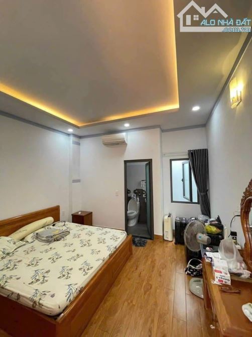Bán Gấp Nhà Ngộp 5 Tỷ, HxT 72m2, 4 Tầng Trung Tâm Thủ Đức - 5