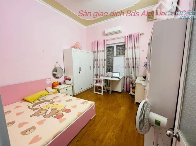 🍍Căn nhà 3 tầng mặt đường chợ Đôn, Lê Chân, 60m2, ngang 4m vuông đét, giá 6,79 tỷ - 7