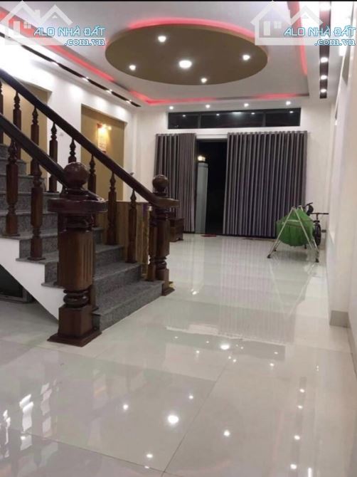 BÁN GẤP NHÀ: 150M2  MẶT TIỀN 7M ĐƯỜNG HOÀNG VĂN THỤ Giá bán: 9tỷ5