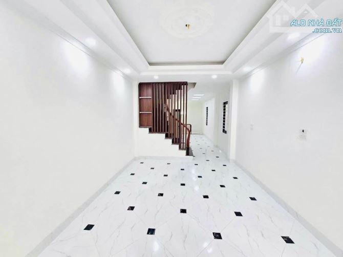 Bán nhà trung tâm Trạm Trôi, Tân Hội, 40M 4 Tầng, 4p ngủ, 30m ô tô giá 3.8 tỷ