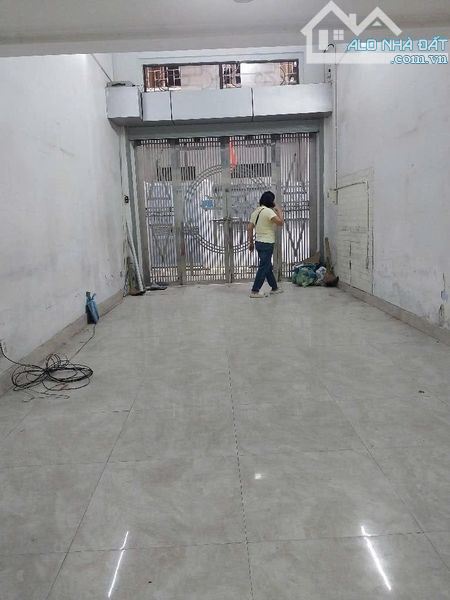 NHÀ 47m2- NGUYỄN THÁI HỌC –PHÂN LÔ- Ô TÔ ĐỖ CỬA- VÀO NHÀ – VÀI BƯỚC CHÂN RA PHỐ