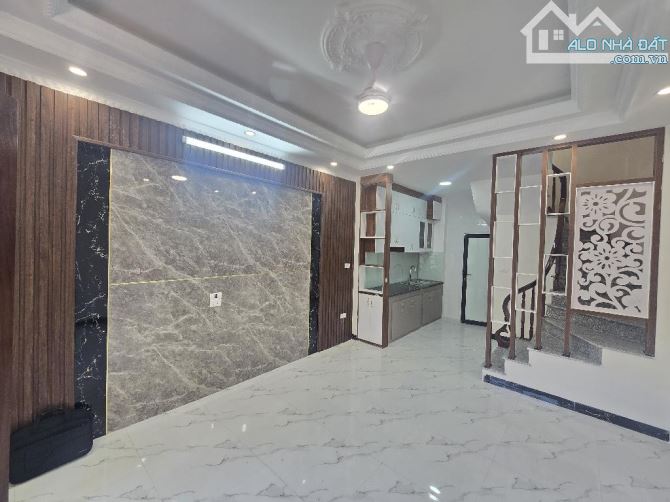 RẺ NHẤT QUẢ ĐẤT TẠI NGUYỄN KHOÁI NGAY GỐC ĐOÀN KẾT