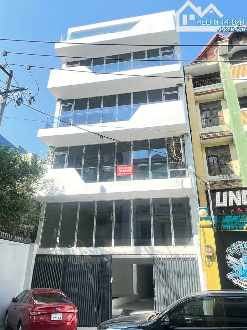 Tòa building mặt tiền Trường Sơn - DT: 10 x 33m - hầm + 10 lầu - giá bán: 61 tỷ