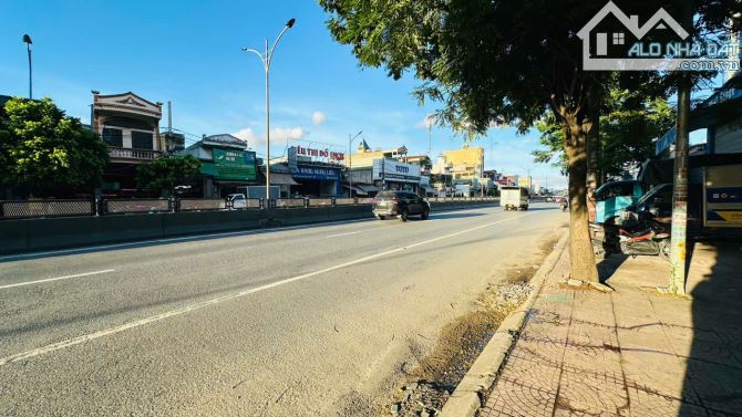 Nhà mặt đường Nguyễn Văn Linh (gần Aeon Mall) - 178m2 - mt 6,35m - vuông - giá tốt 9 tỷ - 1