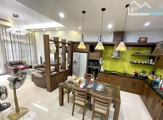 CỰC HIẾM 100m2_4T_MT8m - BIỆT THỰ SONG LẬP - GARA Ô TÔ - Ô CHỜ THANG MÁY- AN SINH ĐỈNH CAO - 1