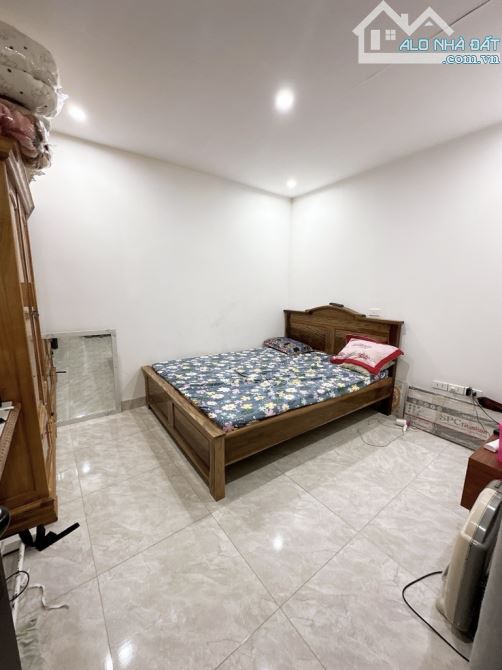 Bán nhà 3 tầng, 3 ngủ, 40m2, full nội thất ở ngay, gần phố Bạch Mai, trung tâm HBT, 5.8 tỷ - 1