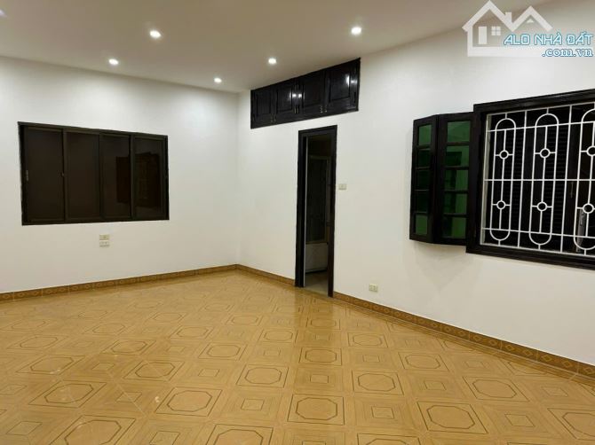 Bán căn villa 102, ngõ 381 Đường Nguyễn Khang, Cầu Giấy, Hà Nội. DT 120 m2, MT 7m, - 14