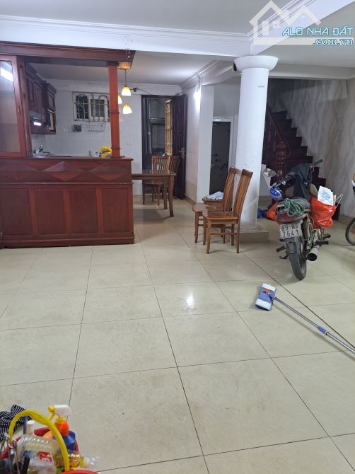 Nhà ngõ 31 phố Trần Quốc Hoàn. DT 60m2 x 5 tầng ngõ rộng làm Văn phòng, lớp học, Kd online - 2