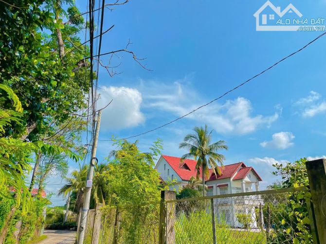 CỰC PHẨM! BIỆT THỰ VƯỜN 3 MẶT TIỀN VIEW SUỐI TUYỆT ĐẸP, CÁCH CỔNG CHỈNH SÂN BAY CHI 2KM - 1