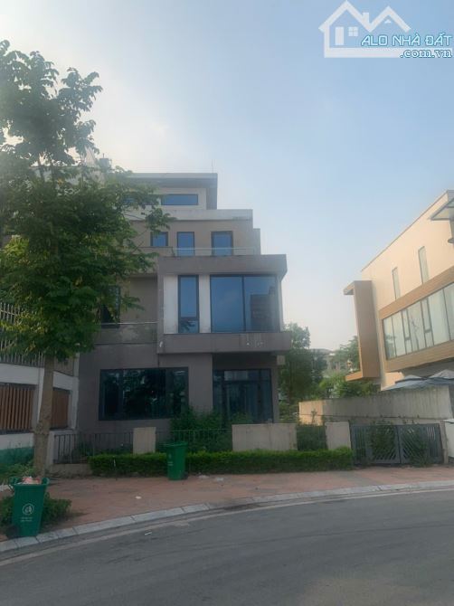 Bán căn Biệt thự KĐT Đặng Xá, 2 mặt tiền 12m, DT 280m2, sổ đỏ sang tên ngay. - 2