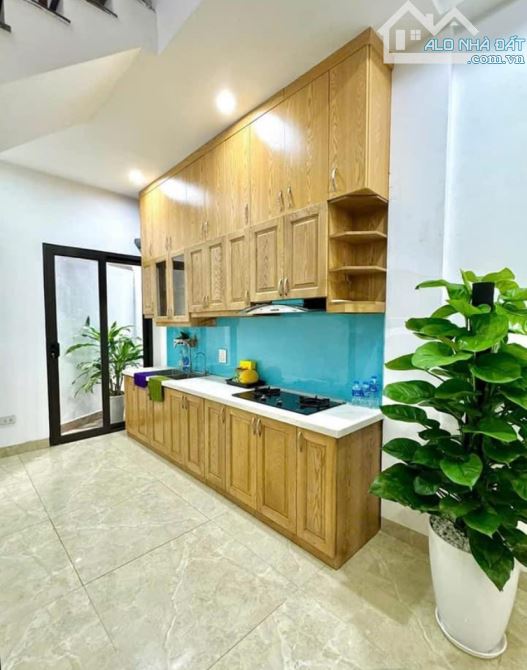 SIÊU PHẨM NGOẠI GIAO ĐOÀN- Ô TÔ ĐỖ CỔNG- 5 TẦNG x 4.2M MT- GIÁ NHỈNH 6 TỶ - 2