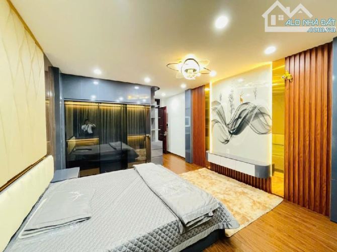 Bán nhà LÊ ĐẠI HÀNH DT45mx6T MT4m chỉ 15,9 tỷ nội thất VIP , tháng máy - 3