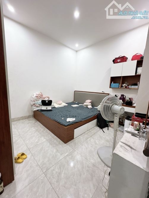 Bán nhà 3 tầng, 3 ngủ, 40m2, full nội thất ở ngay, gần phố Bạch Mai, trung tâm HBT, 5.8 tỷ - 3