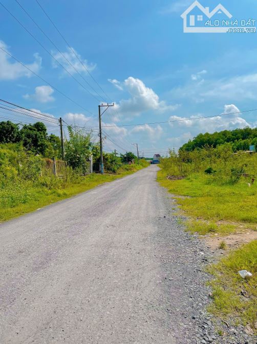 CỰC PHẨM! BIỆT THỰ VƯỜN 3 MẶT TIỀN VIEW SUỐI TUYỆT ĐẸP, CÁCH CỔNG CHỈNH SÂN BAY CHI 2KM - 3
