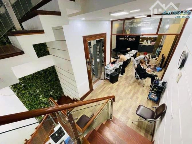 Chủ cần bán nhà phân lô kinh doanh vỉ hè ô tô tránh Pháo Đài Láng DT sổ 63 m2 t - 4