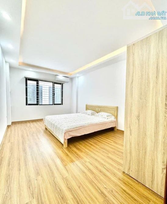 SIÊU PHẨM NGOẠI GIAO ĐOÀN- Ô TÔ ĐỖ CỔNG- 5 TẦNG x 4.2M MT- GIÁ NHỈNH 6 TỶ - 4