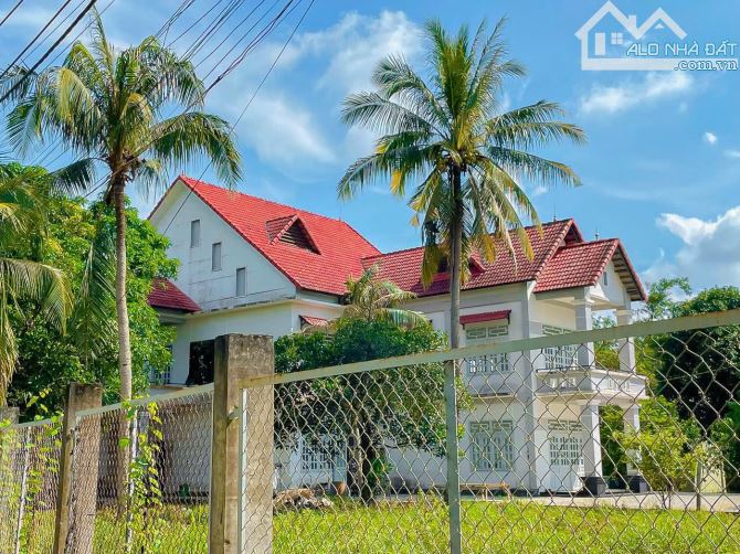 CỰC PHẨM! BIỆT THỰ VƯỜN 3 MẶT TIỀN VIEW SUỐI TUYỆT ĐẸP, CÁCH CỔNG CHỈNH SÂN BAY CHI 2KM - 5