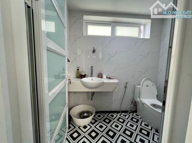 Bán Nhà Phân Lô Ngọc Thụy, Kinh Doanh Văn Phòng DT 140m2 7 Tầng MT 8m Giá 32 tỷ - 6