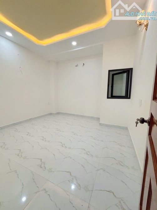 BÁN NHÀ BÌNH TÂN - LÔ TƯ - 5 TẦNG  52M2 - SÁT MẶT TIỀN  - 5 TẦNG SIÊU ĐẸP - GIÁ 5.X TỶ - 7