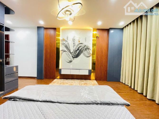 Bán nhà LÊ ĐẠI HÀNH DT45mx6T MT4m chỉ 15,9 tỷ nội thất VIP , tháng máy - 8