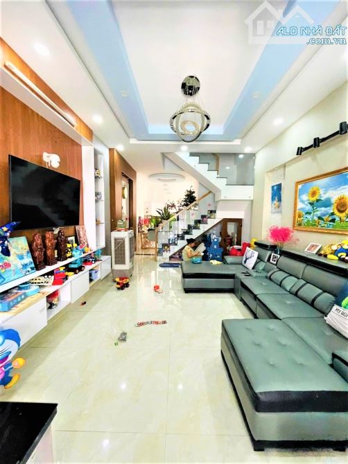 Bán nhà đường Cao Thắng Quận 10, Hẻm Ô tô (4.15)  2T chỉ 6.8 tỷ.