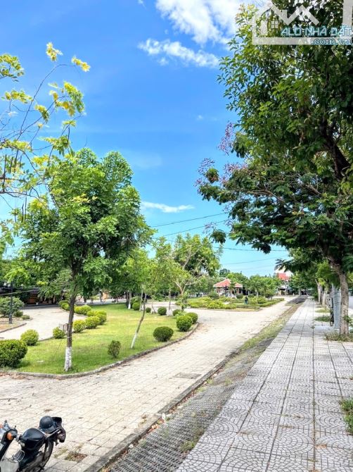 BÁN NHÀ 2 TẦNG PHONG BẮC- VIEW CÔNG VIÊN- HÀNG XÓM TOÀN GIÁO VIÊN- GIÁ 4,39 TỶ CÓ TL