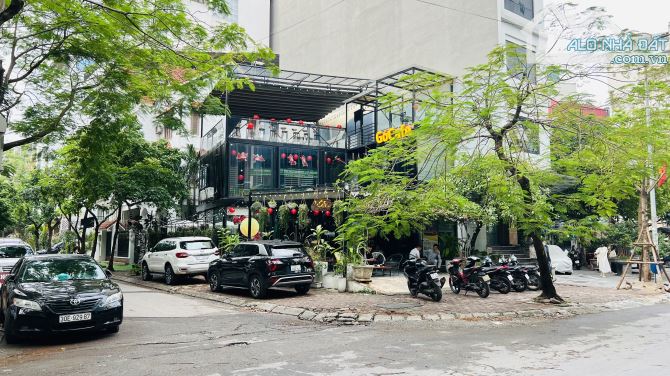 CC BÁN ĐẤT MP DỊCH VỌNG HẬU - LÔ GÓC - PHÙ HỢP XÂY TOÀ VĂN PHÒNG. 135m2 - 68,5 Tỷ.