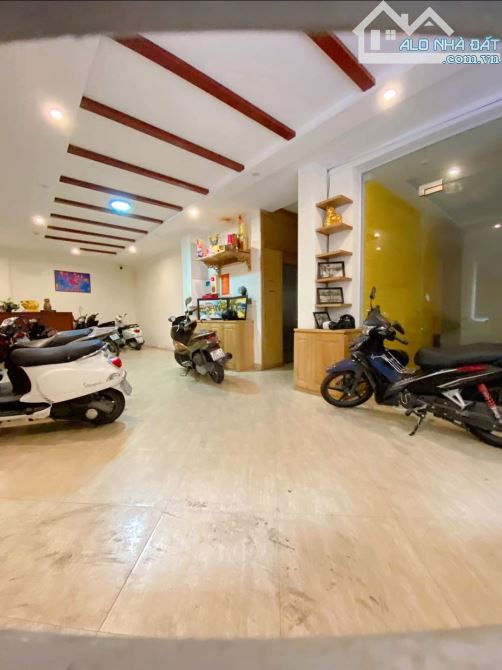 Bán tòa CHDV 22p ngõ 73 Nguyễn Thị Định, Cầu Giấy DT 131m2, 6 tầng, giá 31 tỷ