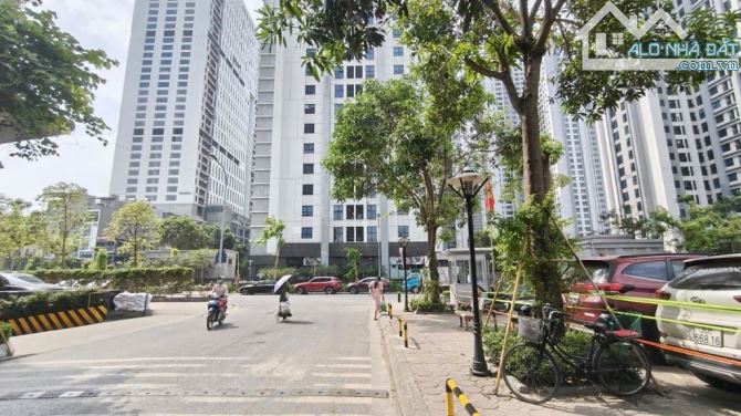 Bán đất khu GoldMark City- Hồ Tùng Mậu – Hoàng Công Chất, Pl, ô tô, 60m, nhỉnh 12 tỷ